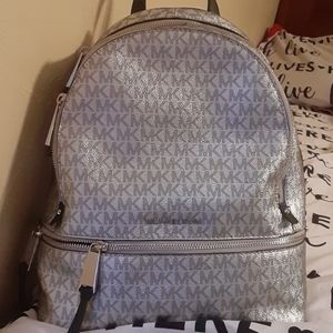 Mk silver / black medium backpack